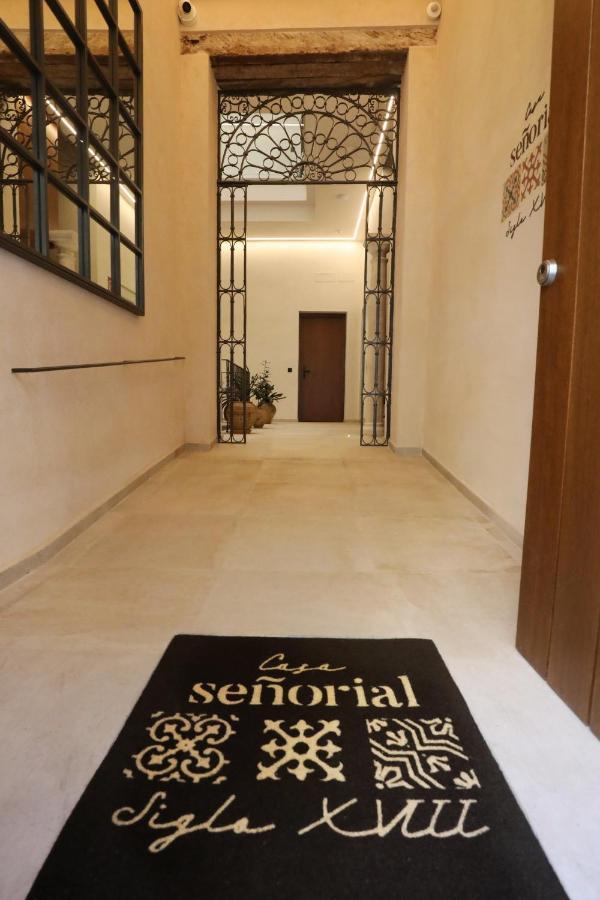 Aparthotel Casa Senorial Del Siglo XVIII Sewilla Zewnętrze zdjęcie